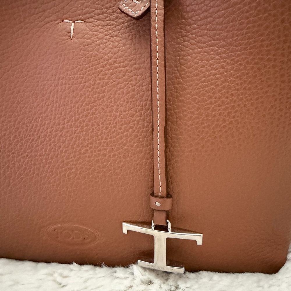 Tod's Mini Leather Tote - Picture 2 of 16